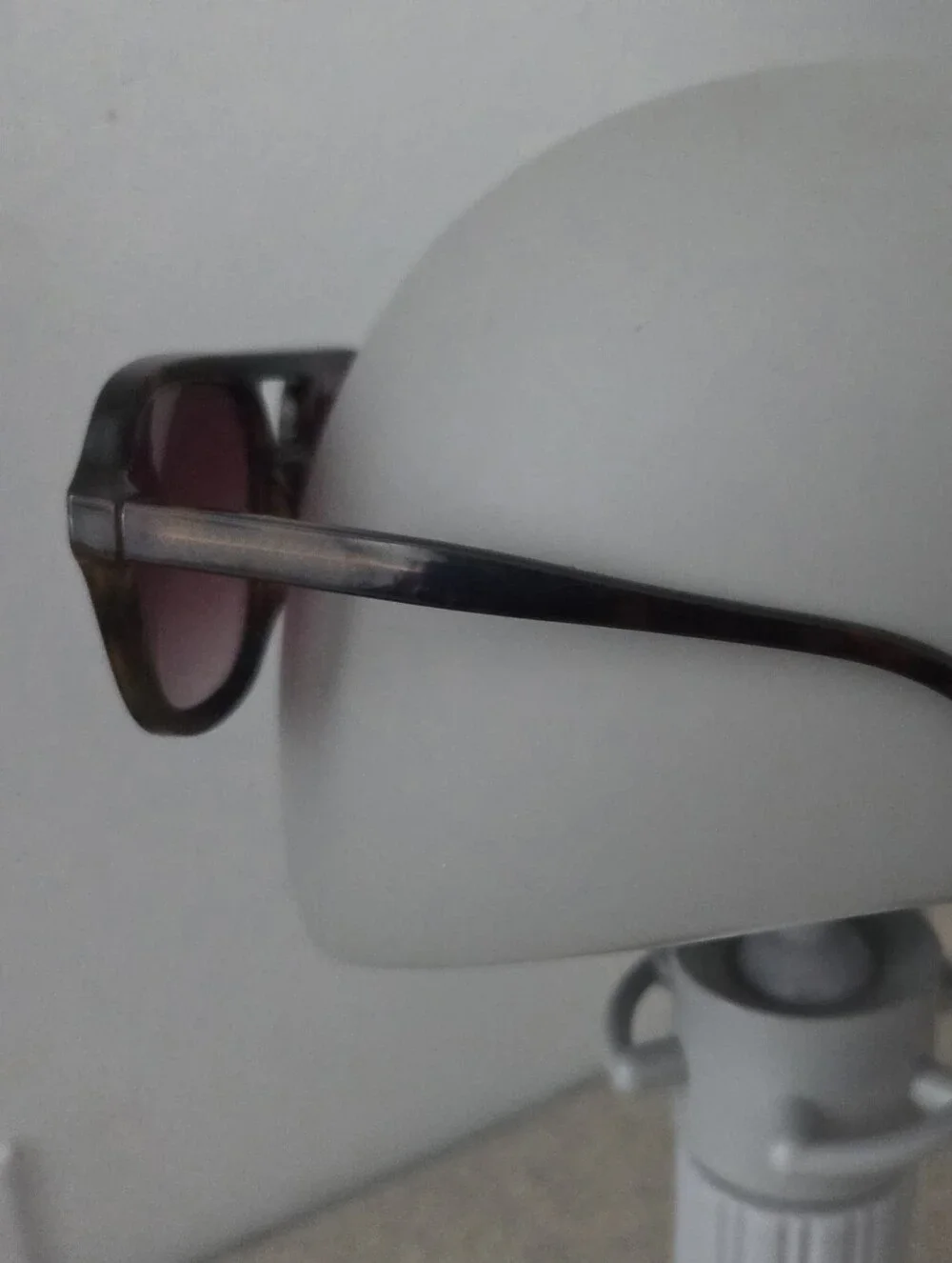 Express Tortoiseshell Frame Sunglasses with Brown Gradient Lenses